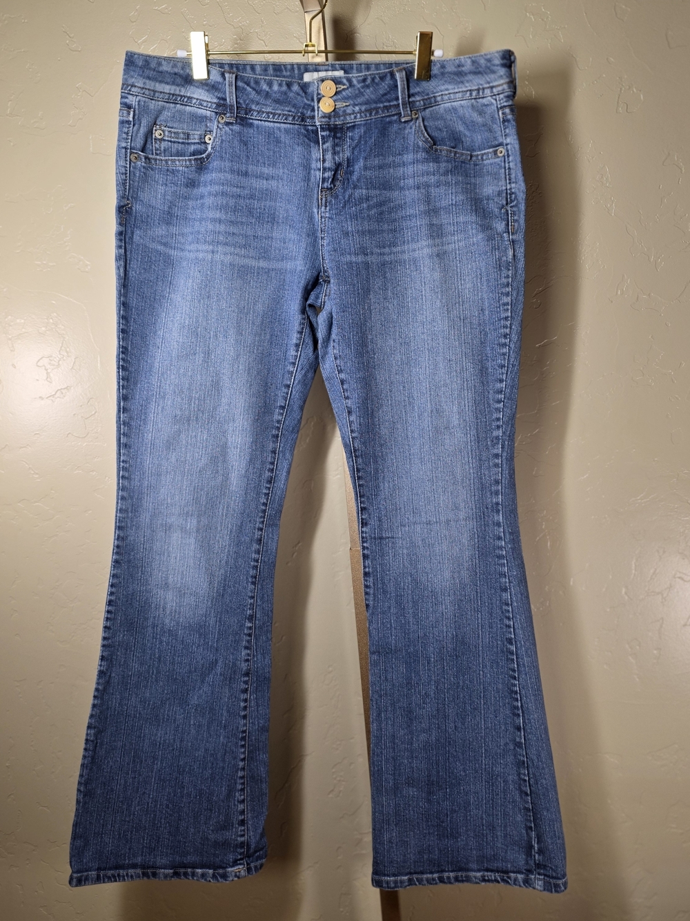 Aeropostale Women's 2011 Hailey Flared Jeans in‎ Medium Blue Wash Size 13/14